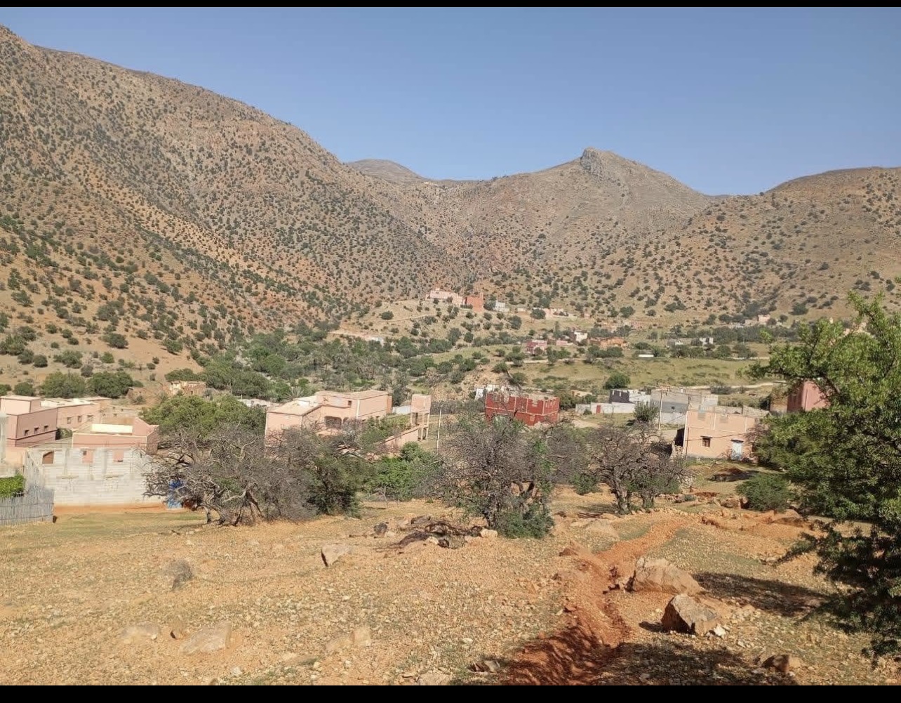 منظر أصلي لدوار أيت إسافن وسط الجبال